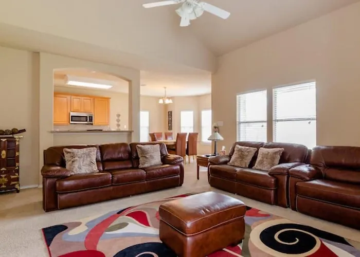 Spacious house BMT Six Flags Seaworld
